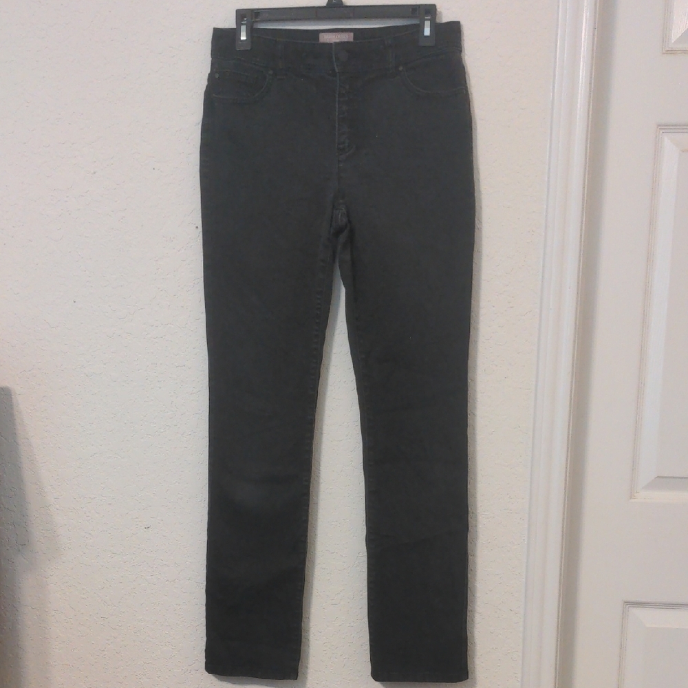 Chico's Fabulously Slimming Women's Black Straight Leg Jeans. Size 0 3/4